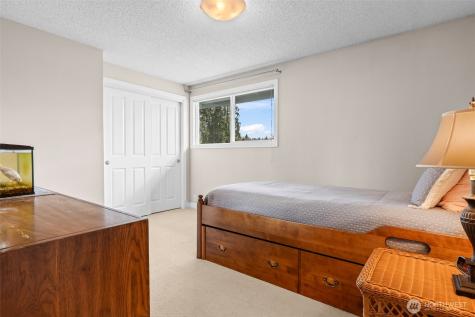 7901 Sapphire Drive SW Lakewood WA 98498