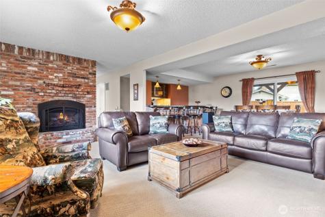 7901 Sapphire Drive SW Lakewood WA 98498