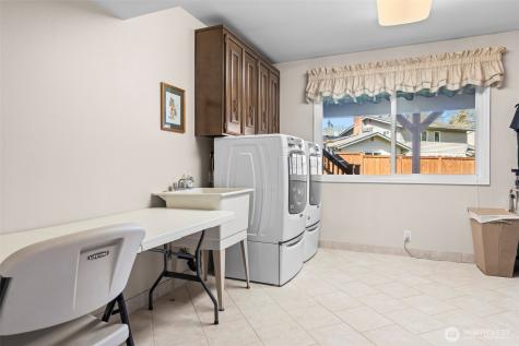 7901 Sapphire Drive SW Lakewood WA 98498