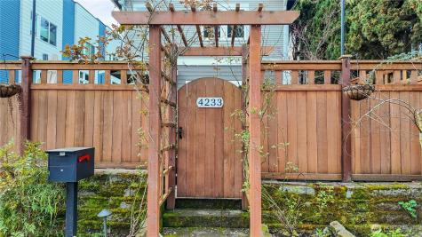 4233 S Lucile Street Seattle WA 98118