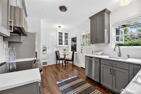 4036 44th Avenue SW Seattle WA 98116
