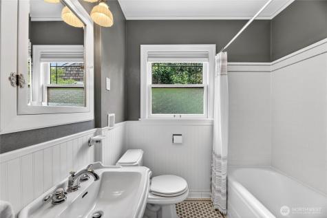 4036 44th Avenue SW Seattle WA 98116
