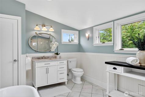 4036 44th Avenue SW Seattle WA 98116