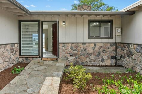 1236 Crescent Drive Oak Harbor WA 98277