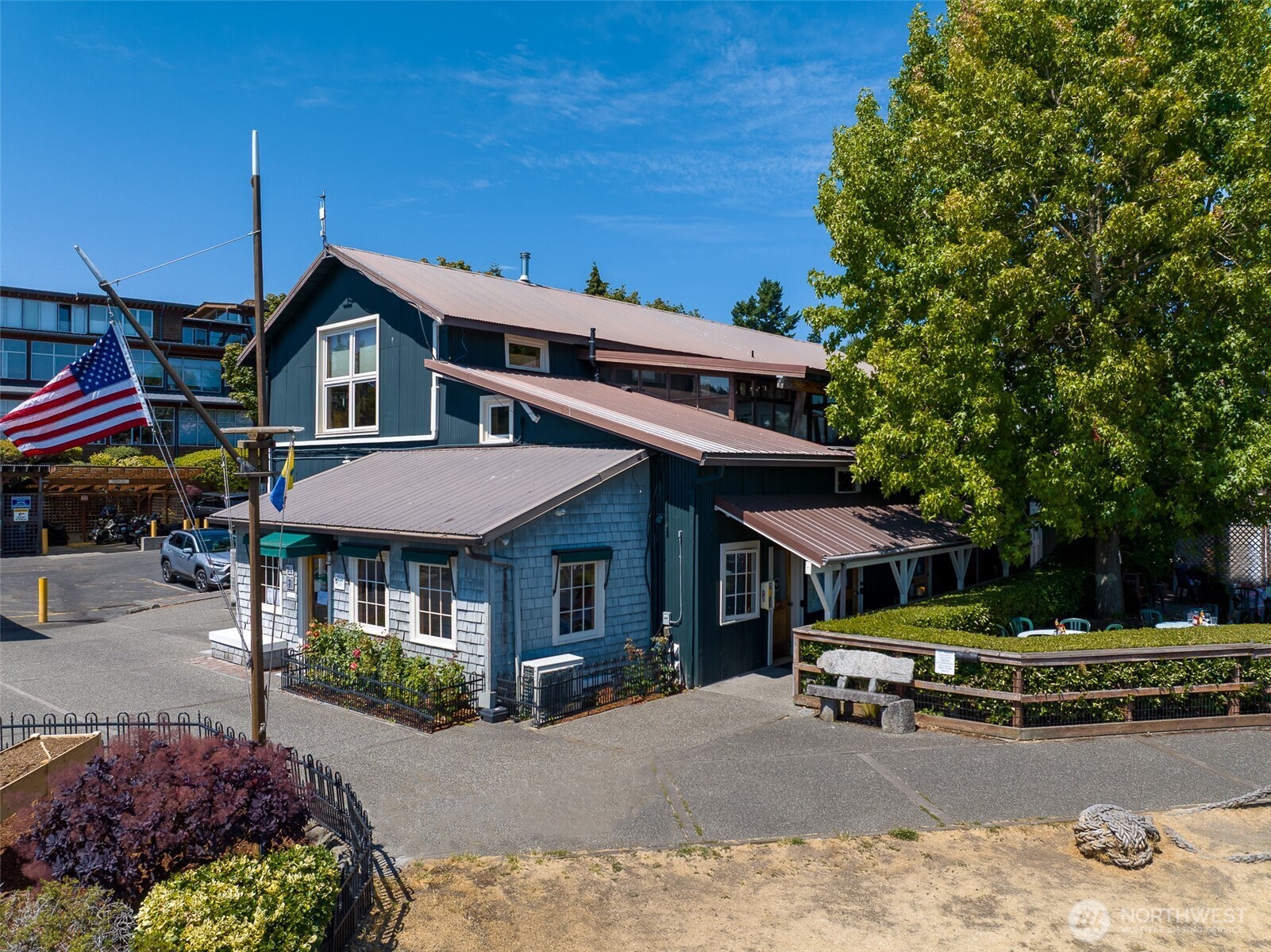141 Parfitt Way SW Bainbridge Island WA 98110