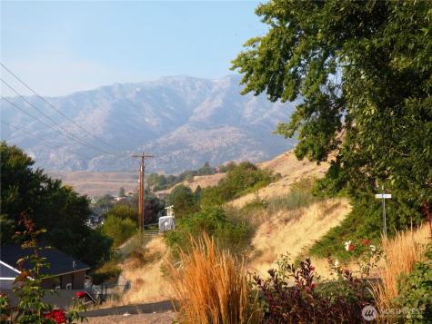 304 Pearl Street Pateros WA 98846