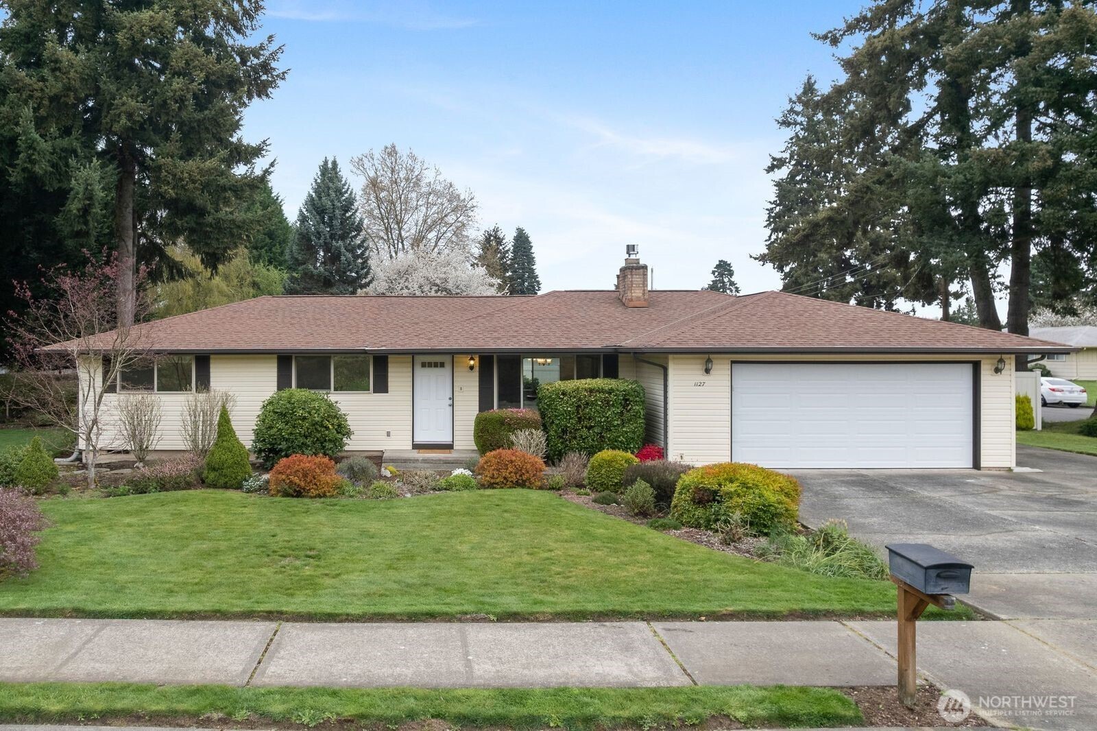 1127 12th Avenue SE Puyallup WA 98372