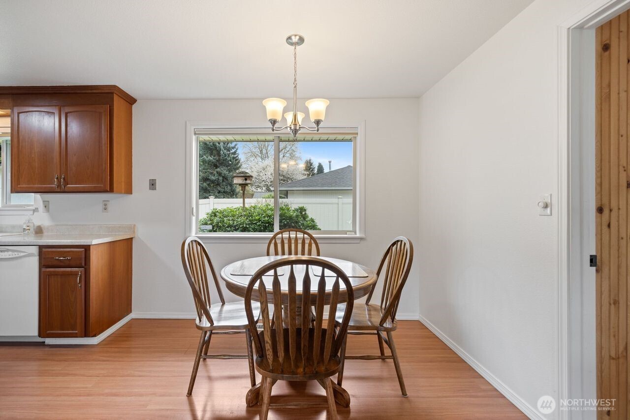 1127 12th Avenue SE Puyallup WA 98372
