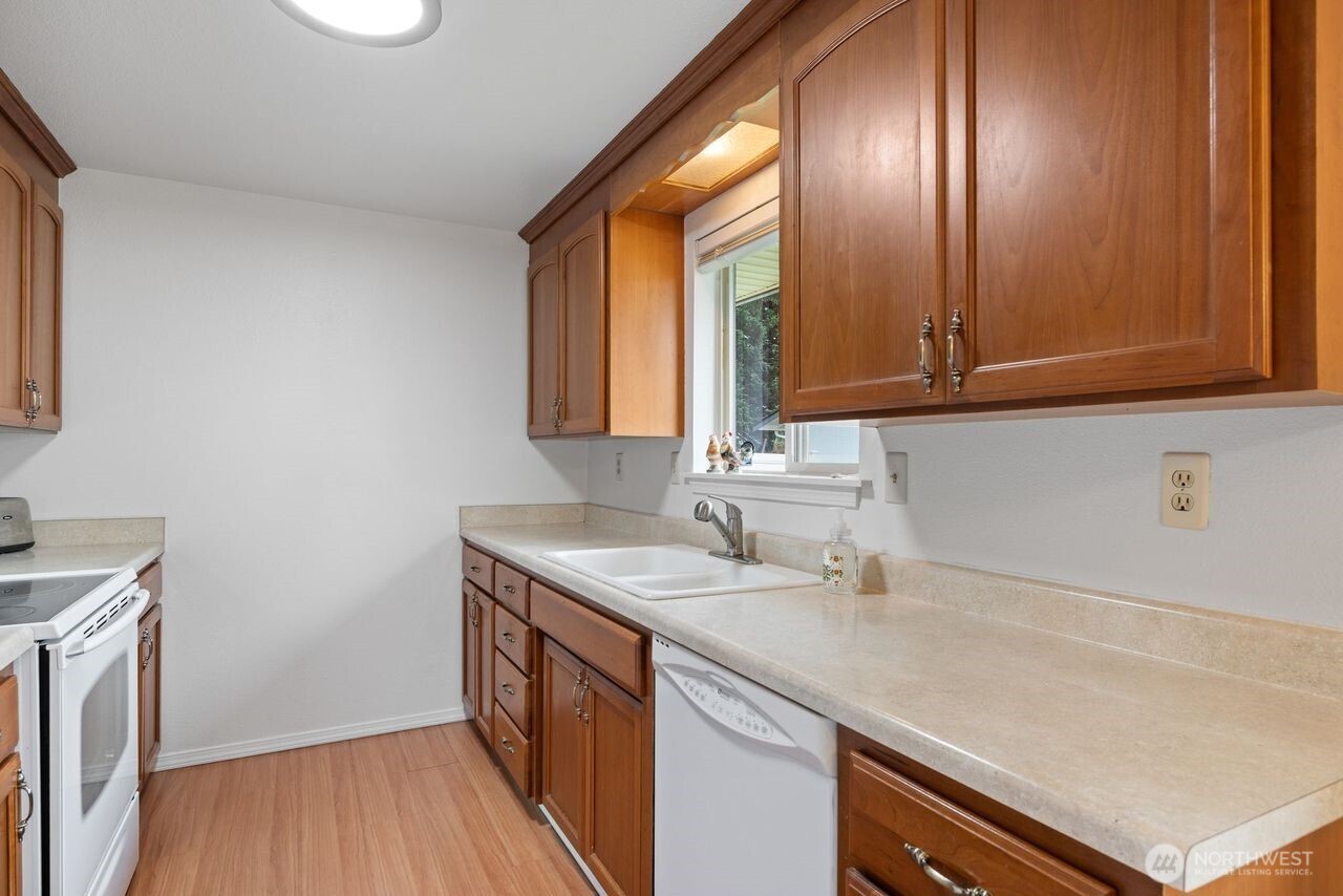 1127 12th Avenue SE Puyallup WA 98372