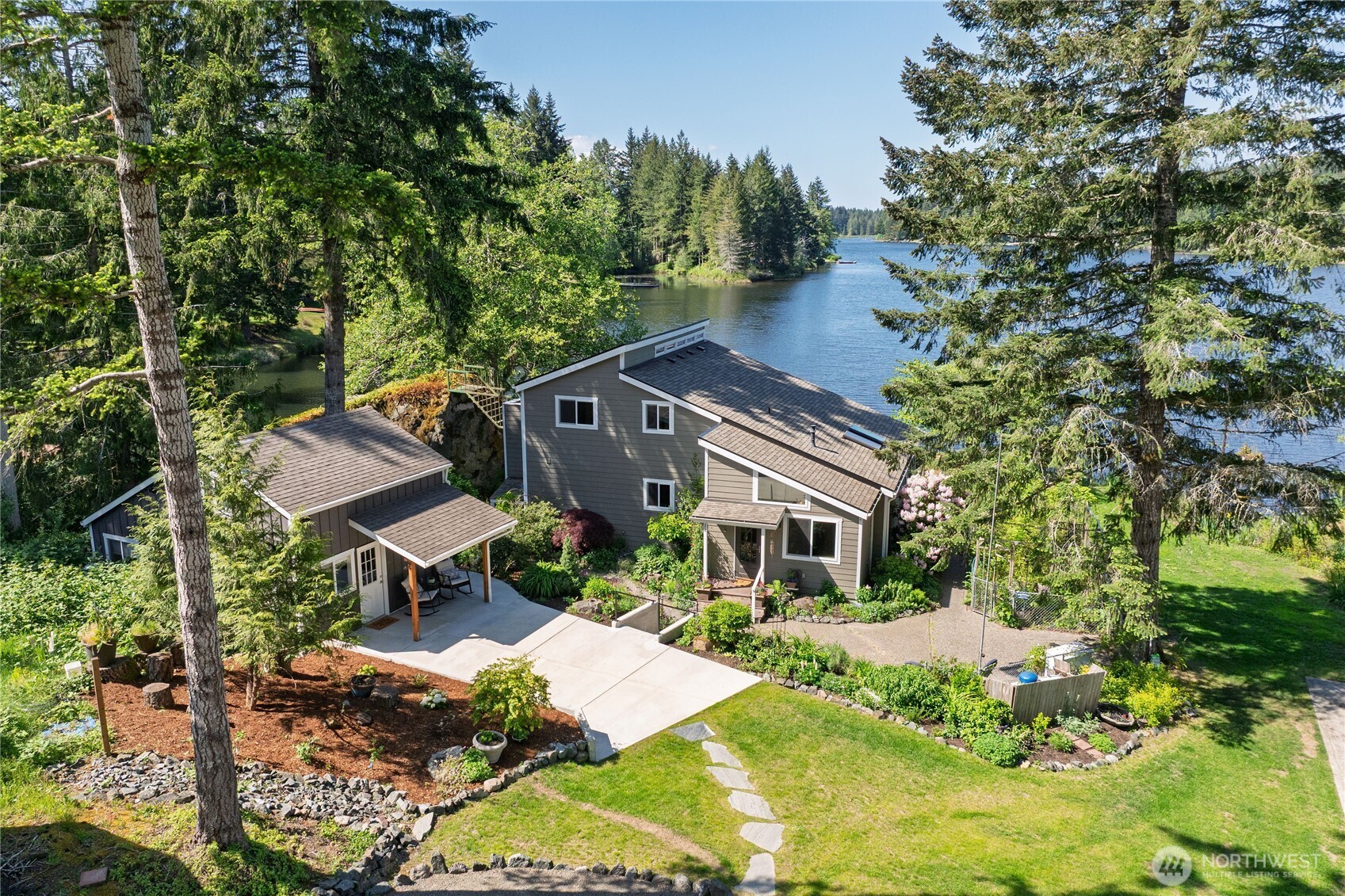 13720 W Raven Lane Bremerton WA 98312