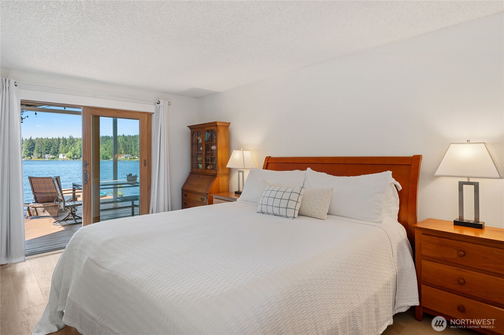 13720 W Raven Lane Bremerton WA 98312