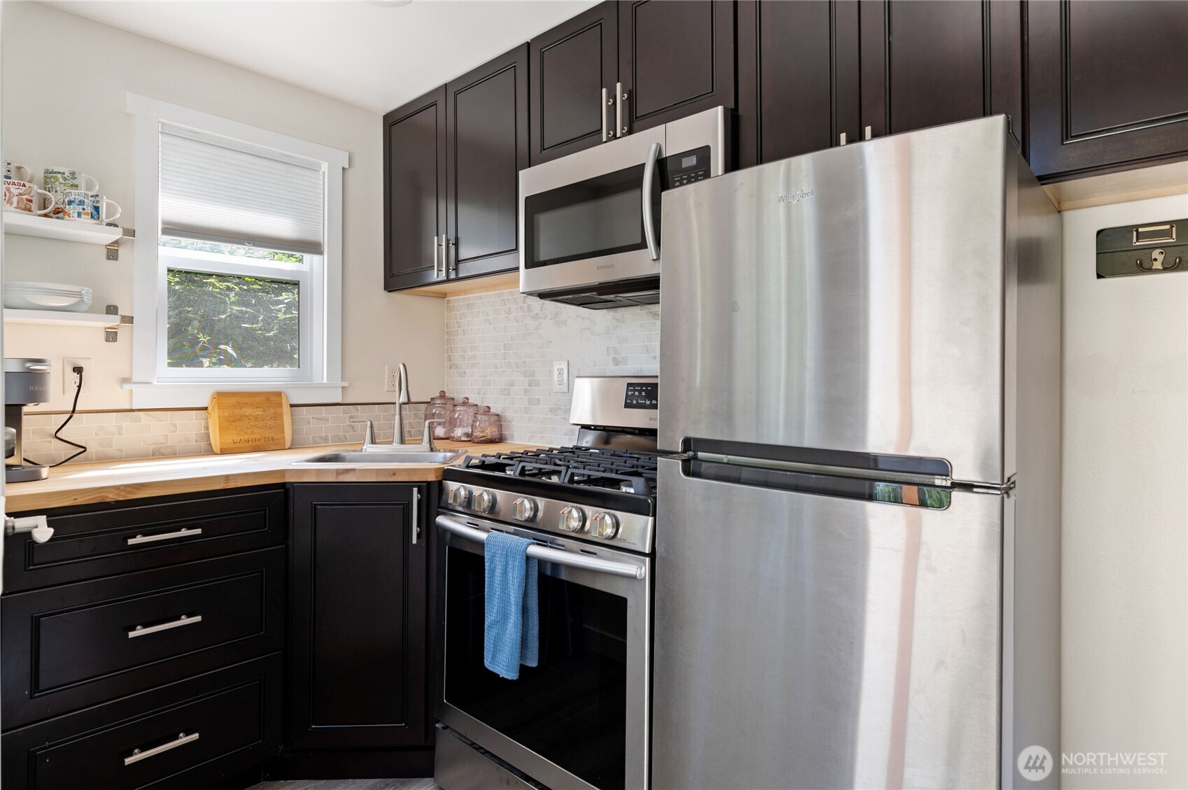 13720 W Raven Lane Bremerton WA 98312