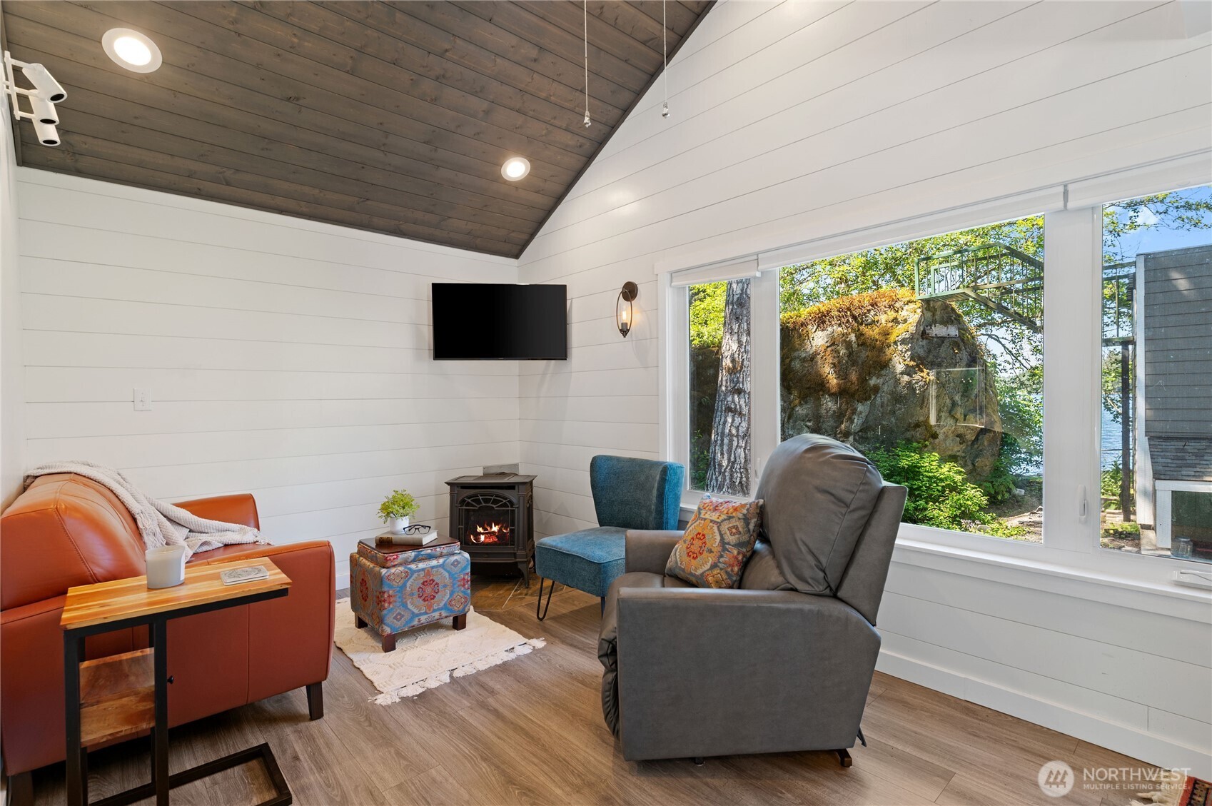13720 W Raven Lane Bremerton WA 98312