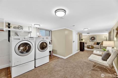 3033 44th Avenue SW Seattle WA 98116