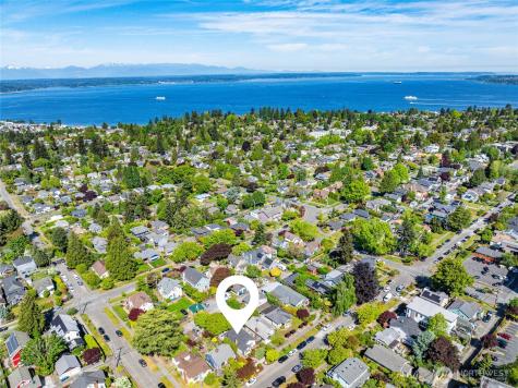 3033 44th Avenue SW Seattle WA 98116