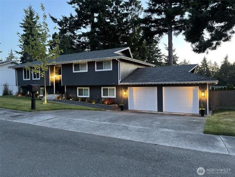 1253 NE Patrick Lane Oak Harbor WA 98277
