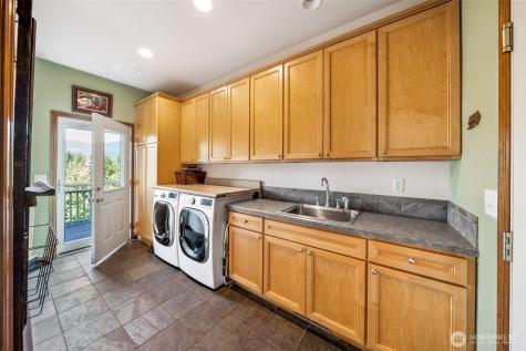 132 Hellem Drive Packwood WA 98361