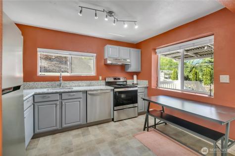 2307 SW Myrtle Street Seattle WA 98106