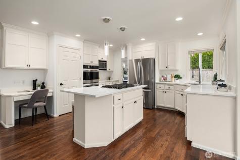 27182 SE 27th Street Sammamish WA 98075