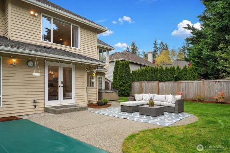 27182 SE 27th Street Sammamish WA 98075