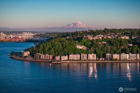 1017 California Lane SW Seattle WA 98116
