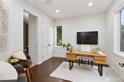 11262 SE 34th Street Bellevue WA 98004
