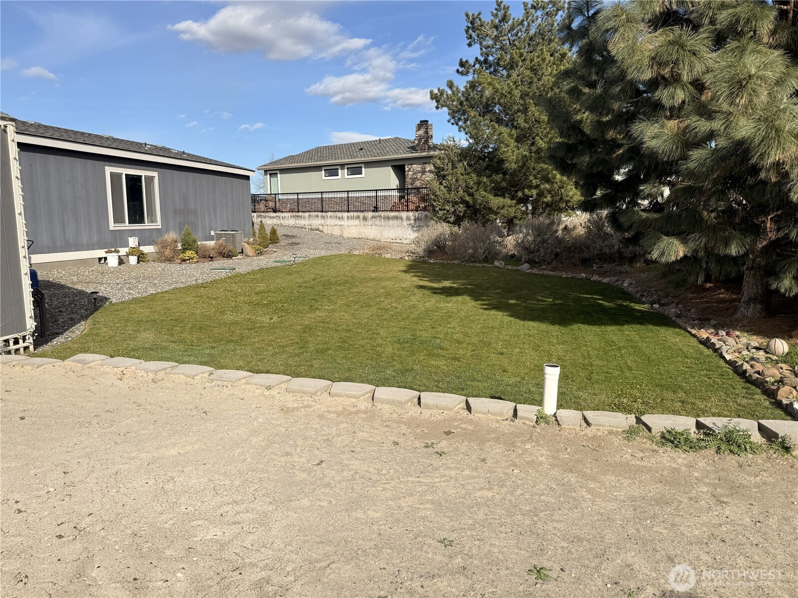 401 Peachtree Place SW Mattawa WA 99349