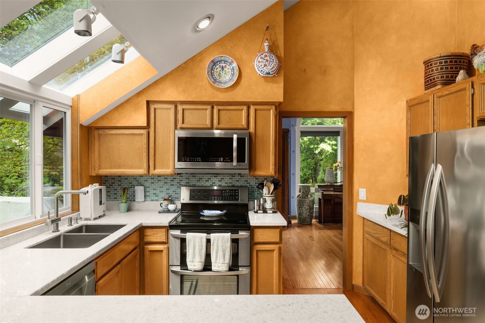 9602 NE 35th Place Clyde Hill WA 98004