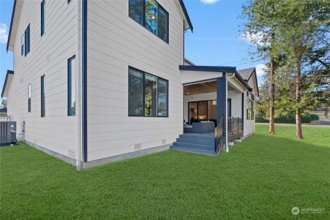2933 223rd Place Sw Brier WA 98036