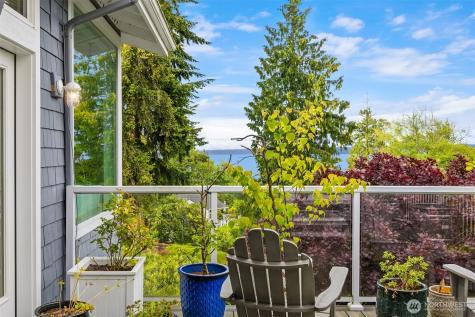 10555 NE Morning Lane Bainbridge Island WA 98110