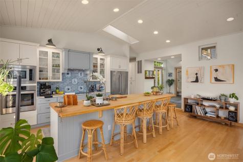10555 NE Morning Lane Bainbridge Island WA 98110