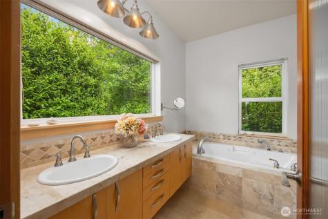 10555 NE Morning Lane Bainbridge Island WA 98110
