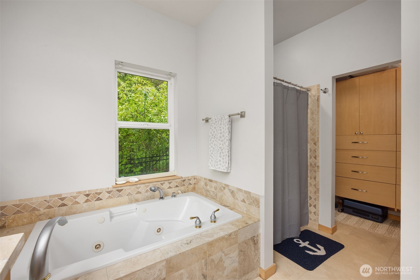 10555 NE Morning Lane Bainbridge Island WA 98110