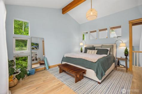 10555 NE Morning Lane Bainbridge Island WA 98110