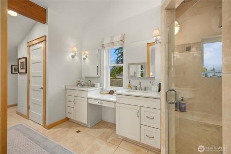10555 NE Morning Lane Bainbridge Island WA 98110