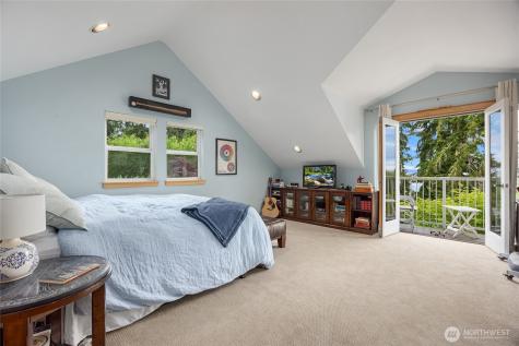 10555 NE Morning Lane Bainbridge Island WA 98110
