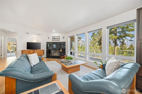 7379 Ridgeview Drive Chelan WA 98816