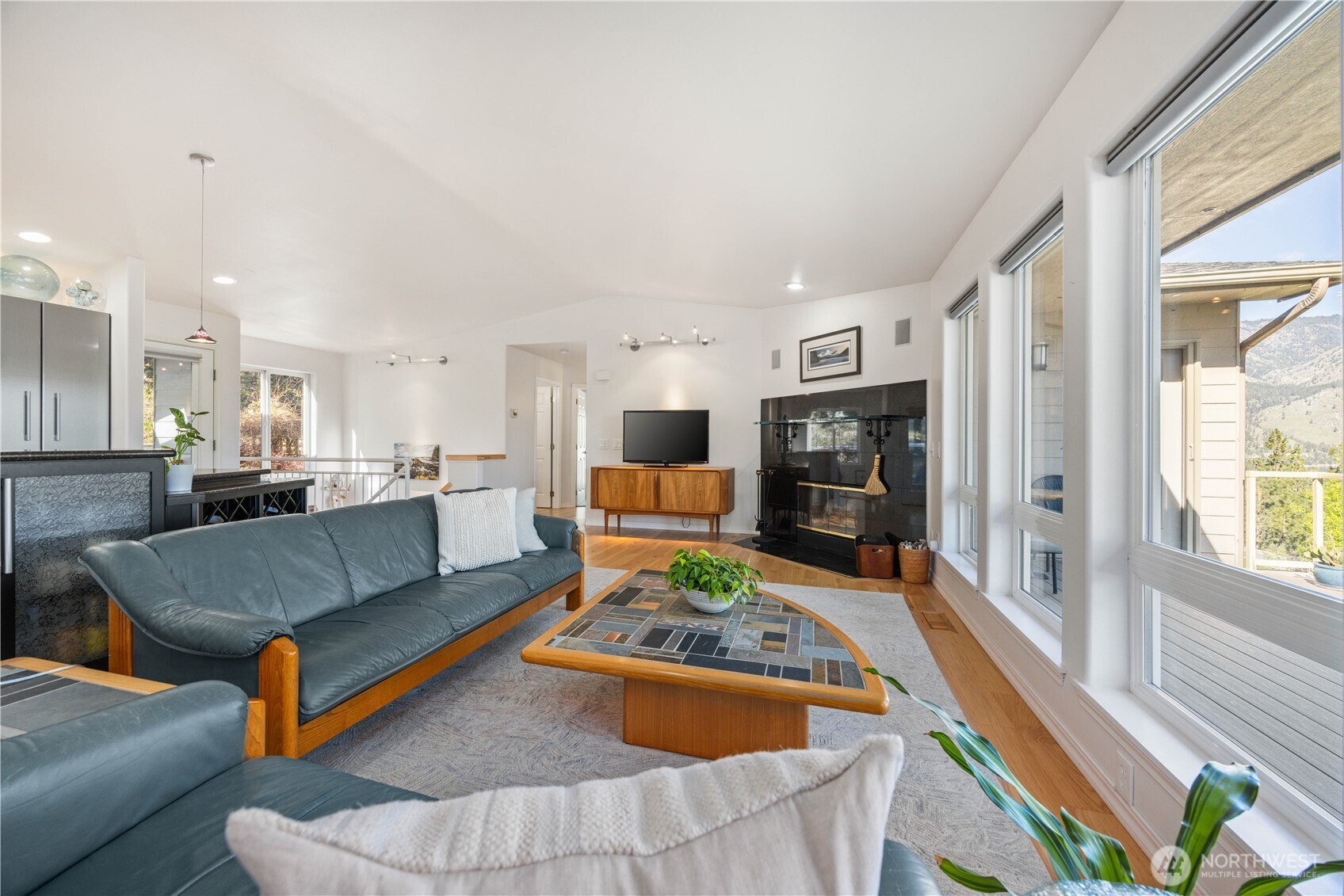 7379 Ridgeview Drive Chelan WA 98816