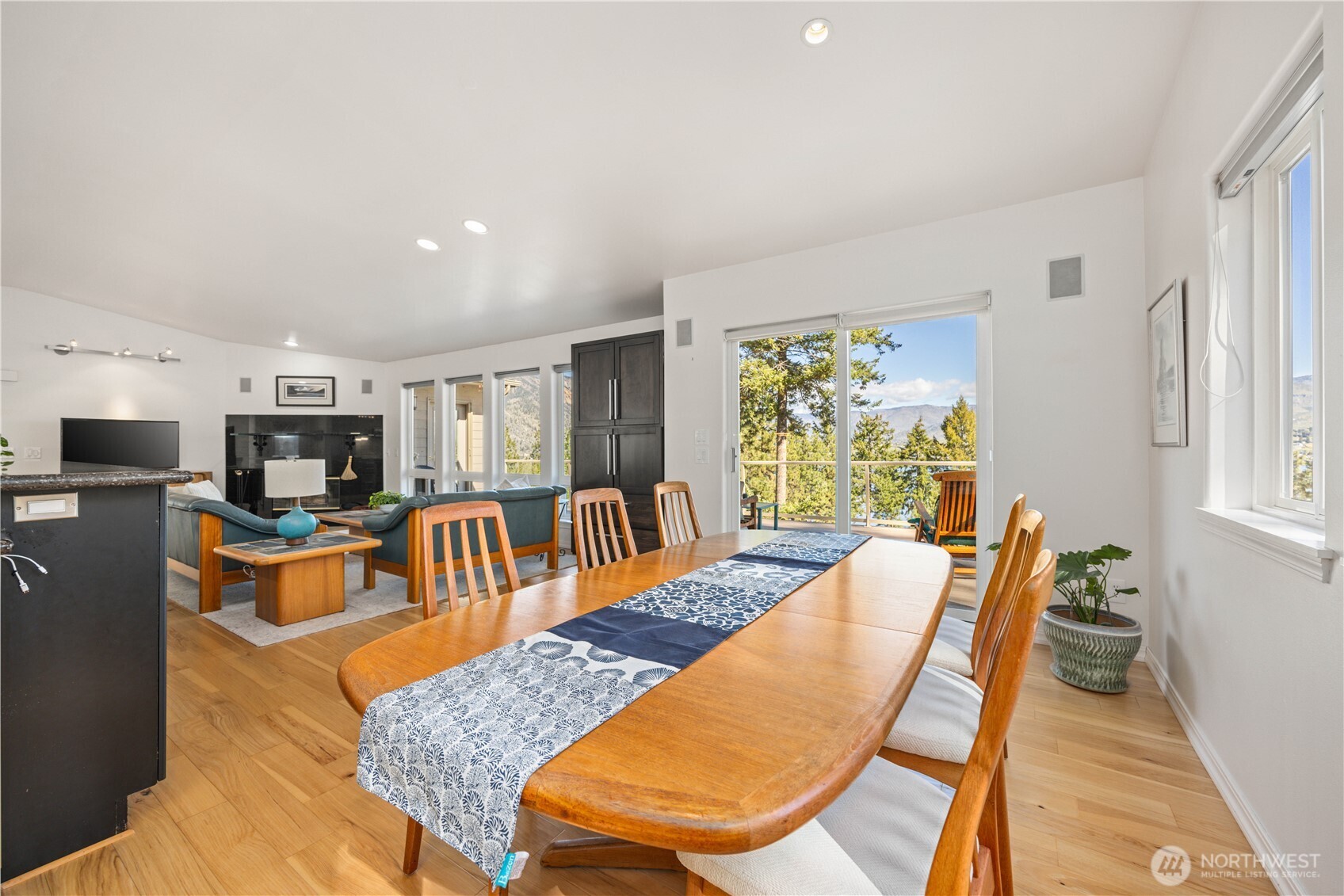 7379 Ridgeview Drive Chelan WA 98816