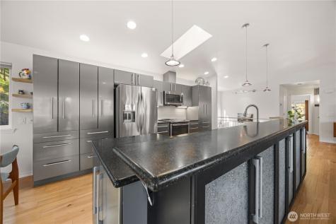7379 Ridgeview Drive Chelan WA 98816