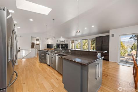 7379 Ridgeview Drive Chelan WA 98816