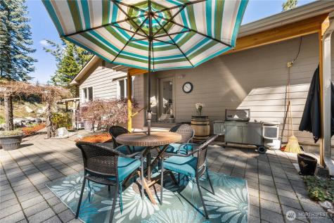 7379 Ridgeview Drive Chelan WA 98816