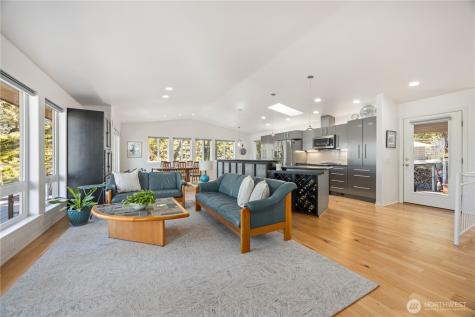 7379 Ridgeview Drive Chelan WA 98816