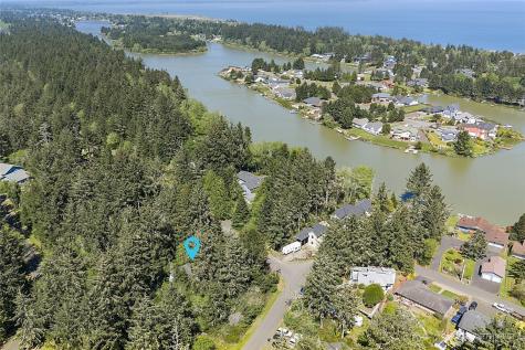 419 Draconis Avenue SE Ocean Shores WA 98569