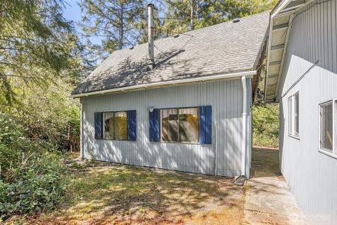 419 Draconis Avenue SE Ocean Shores WA 98569