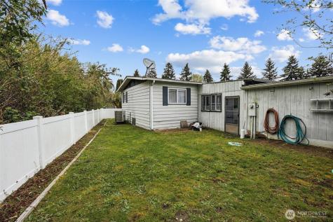 2828 34th Avenue Court E Tacoma WA 98443