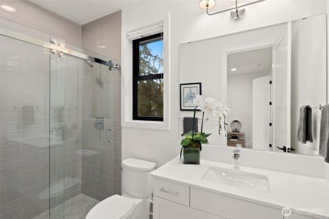 4216 83rd Avenue SE Mercer Island WA 98040