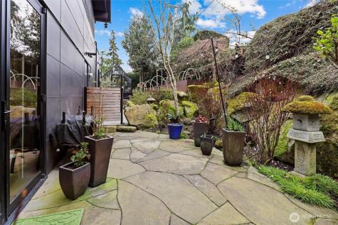 919 6th Street W Kirkland WA 98033
