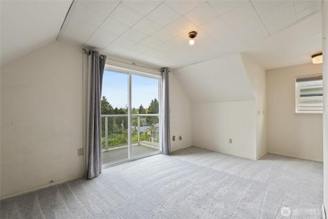6737 Sycamore Avenue NW Seattle WA 98117