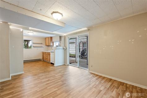 6737 Sycamore Avenue NW Seattle WA 98117